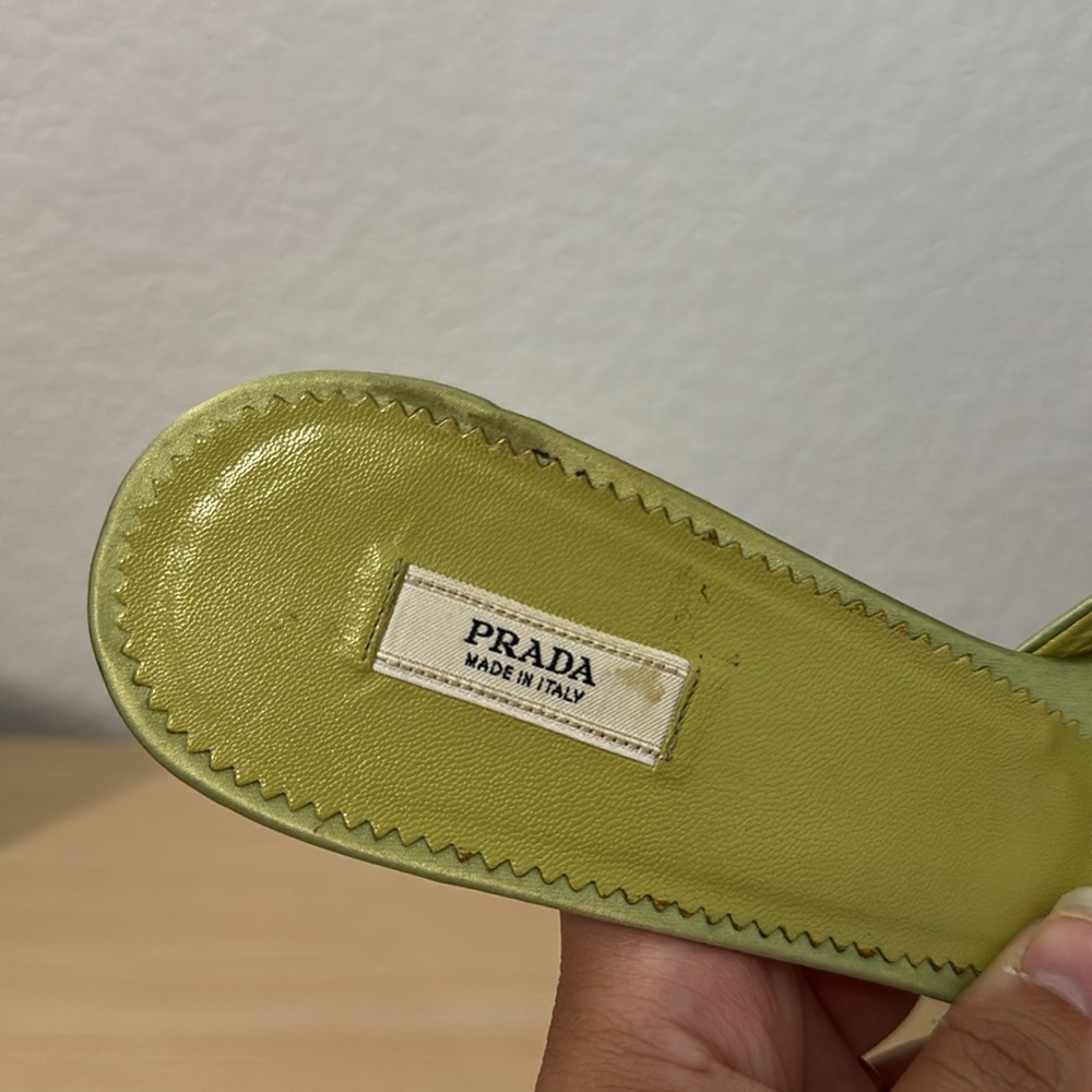 Prada green silk buckle kitten heels whimsical fairy core size 8 pointy toe - Picture 5 of 6